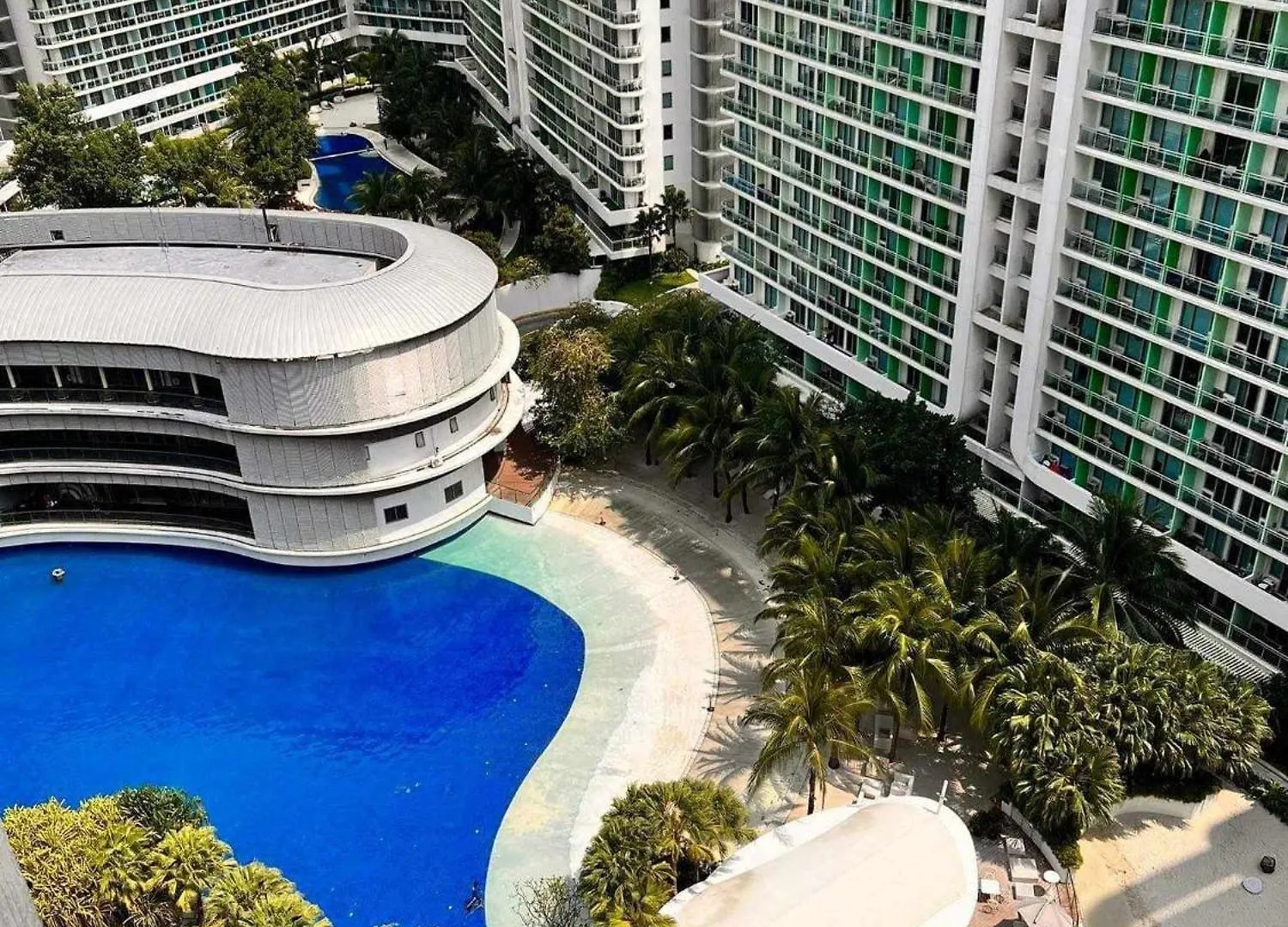 Azure Urban Resort Residences Condominium Manila 0*,