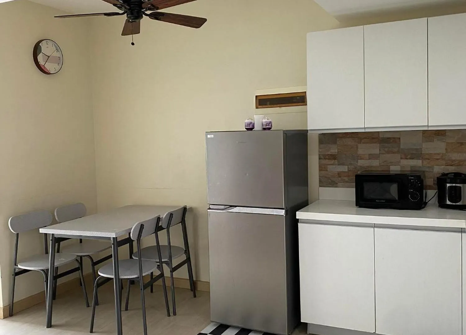 Azure Urban Resort Residences Condominium By Mylene Paranaque City 0*,